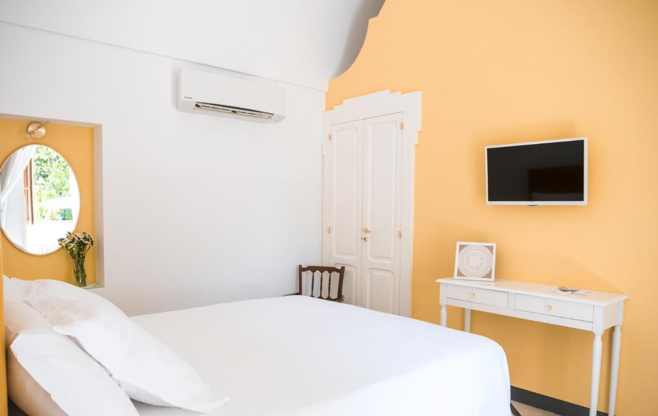 Villa Aurelia Suites And Apartments Locorotondo Exterior photo